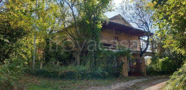 casa indipendente in vendita a Castelfranci