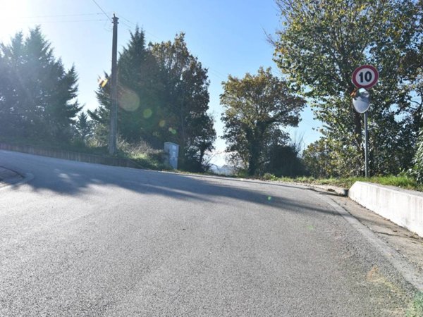 casa indipendente in vendita a Castelfranci