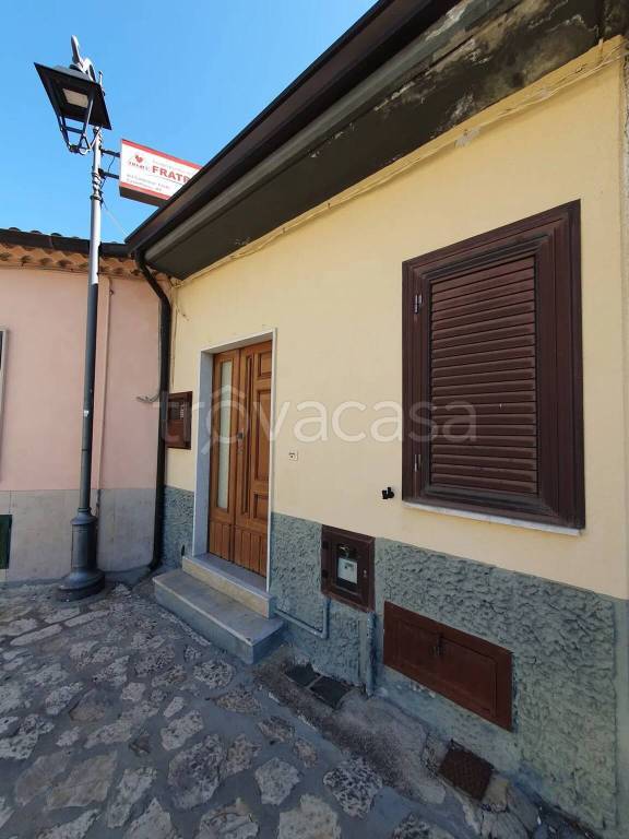 casa indipendente in vendita a Castelfranci