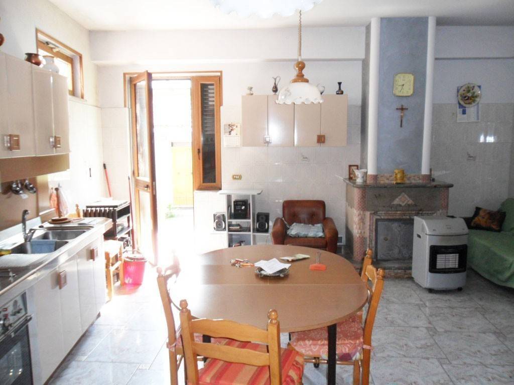 casa indipendente in vendita a Castelfranci