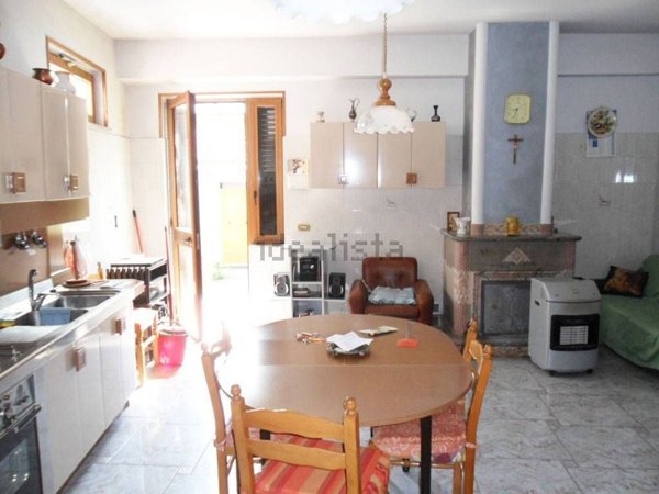 casa indipendente in vendita a Castelfranci