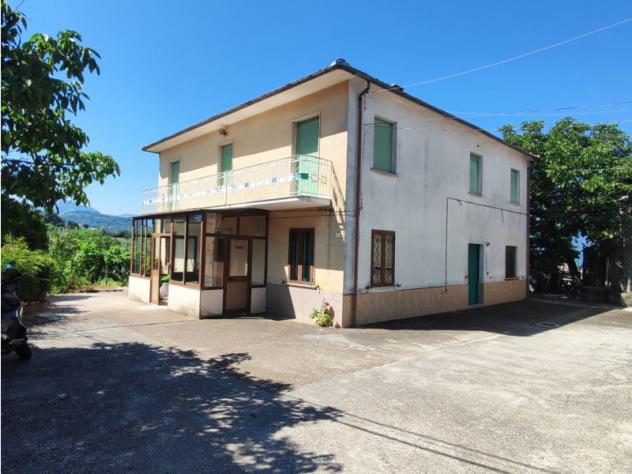 casa indipendente in vendita a Castelfranci