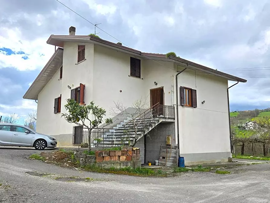 casa indipendente in vendita a Castelfranci