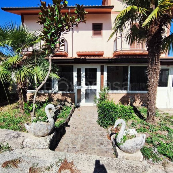casa indipendente in vendita a Castelfranci