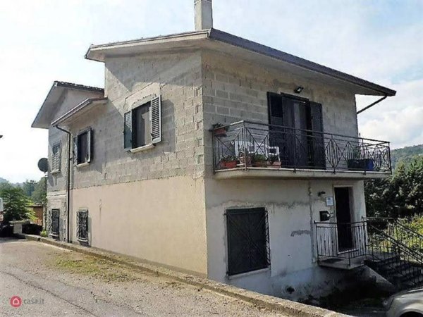 casa indipendente in vendita a Castelfranci