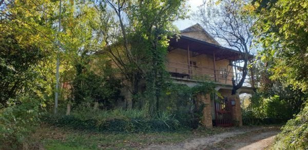 esavano in vendita a Castelfranci