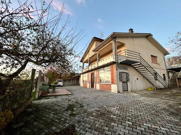 pentavano in vendita a Castelfranci