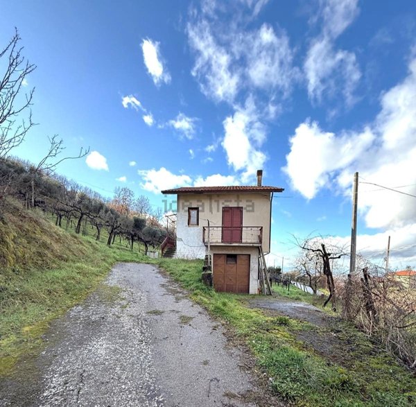 appartamento in vendita a Castelfranci