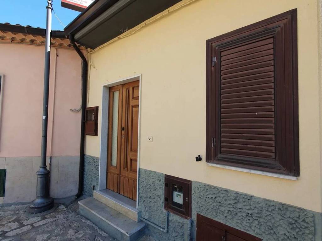 casa indipendente in vendita a Castelfranci