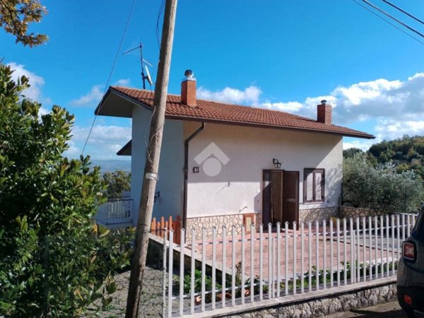 casa indipendente in vendita a Castelvetere sul Calore