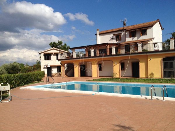 casa indipendente in vendita a Castelvetere sul Calore