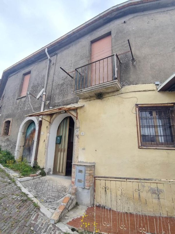 casa indipendente in vendita a Castelvetere sul Calore