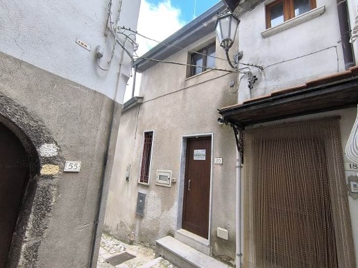 casa indipendente in vendita a Castelvetere sul Calore