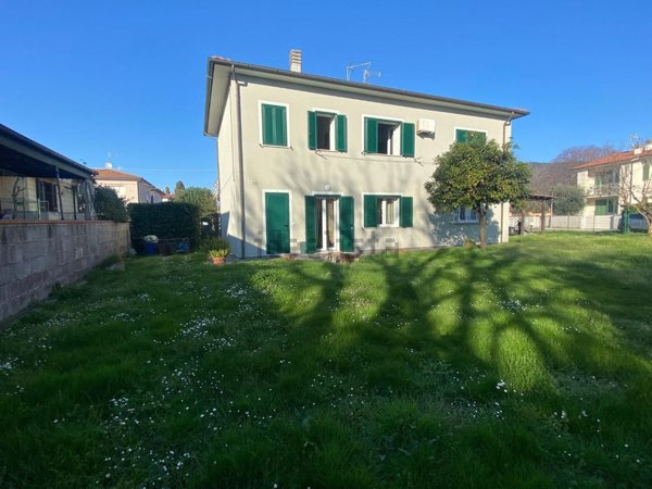 casa indipendente in vendita a Castelvetere sul Calore