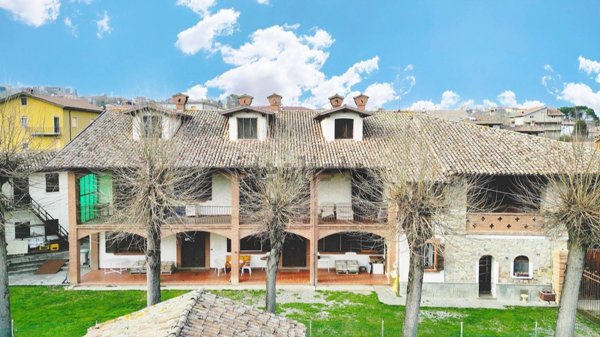 casa indipendente in vendita a Castelvetere sul Calore
