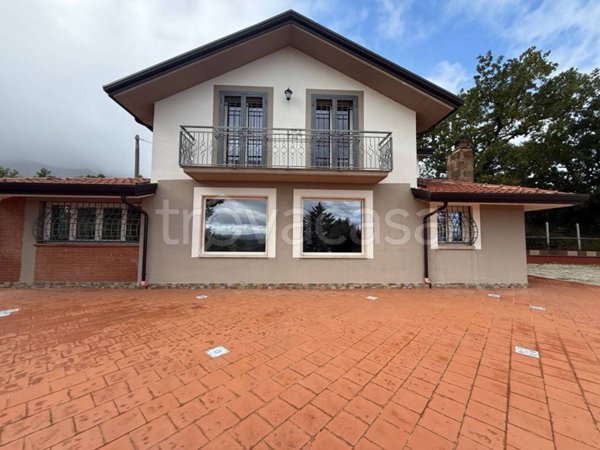 casa indipendente in vendita a Castelvetere sul Calore