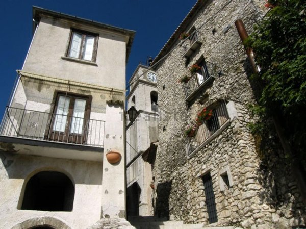 casa semindipendente in vendita a Castelvetere sul Calore