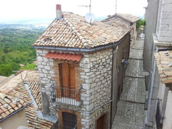 casa indipendente in vendita a Castelvetere sul Calore in zona Campoloprisi