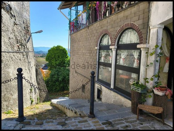 casa semindipendente in vendita a Castelvetere sul Calore