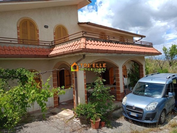 casa indipendente in vendita a Castelvetere sul Calore