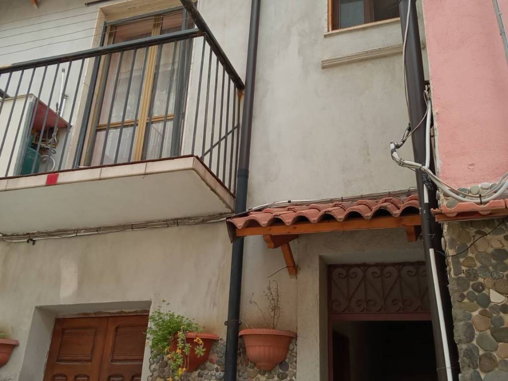 casa indipendente in vendita a Castelvetere sul Calore