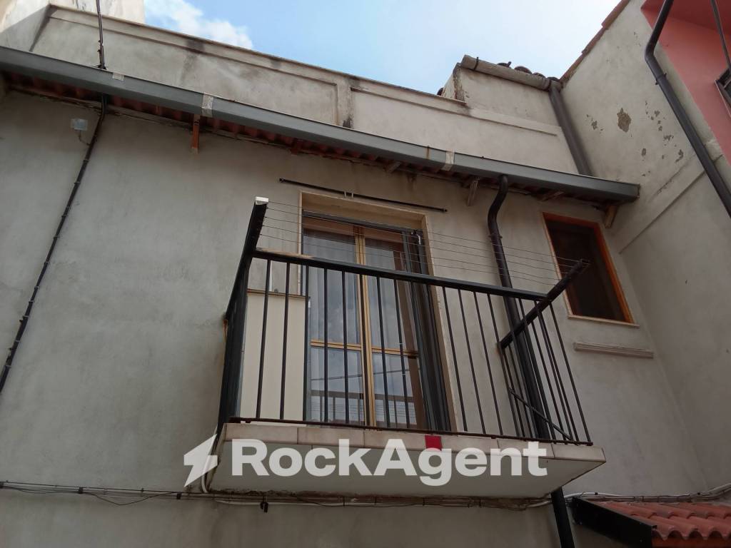 casa indipendente in vendita a Castelvetere sul Calore