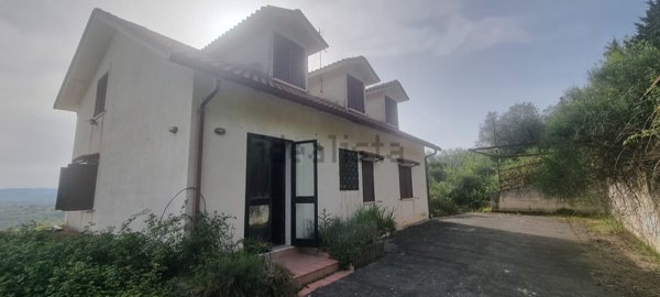 casa indipendente in vendita a Castelvetere sul Calore
