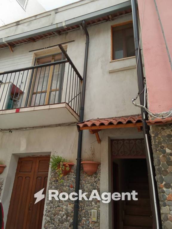 casa indipendente in vendita a Castelvetere sul Calore in zona Vioni