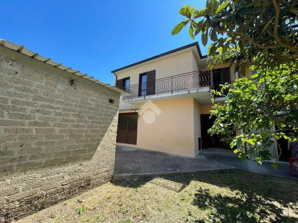 casa indipendente in vendita a Cervinara in zona Valle