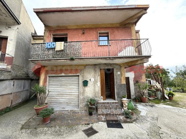 casa indipendente in vendita a Cervinara