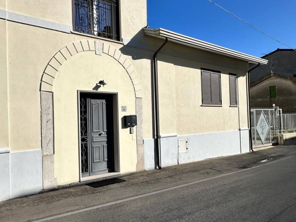 appartamento in vendita a Cervinara in zona Trescine
