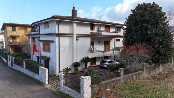 casa indipendente in vendita a Cervinara