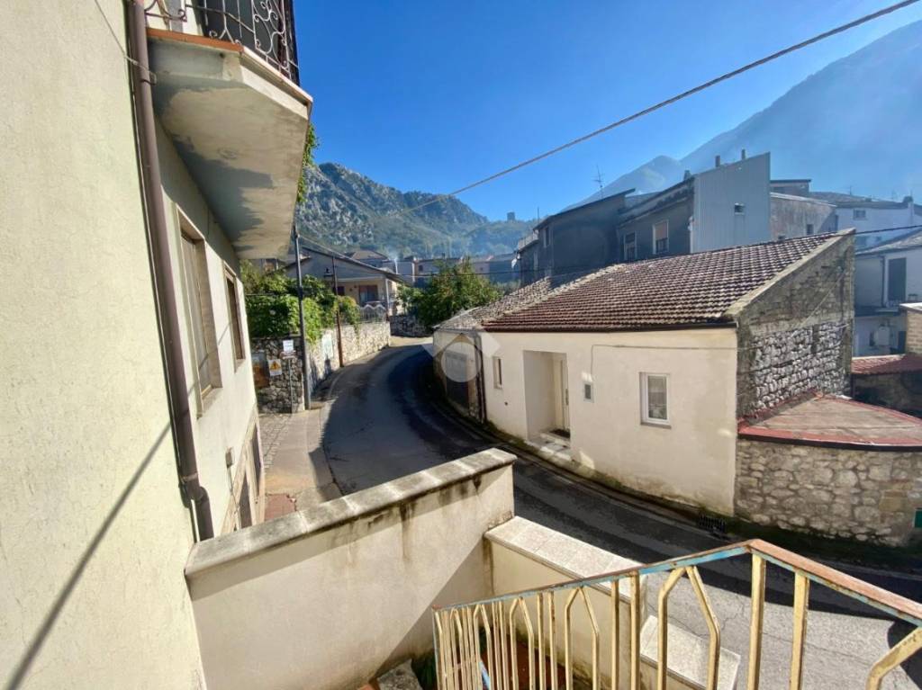 casa indipendente in vendita a Cervinara