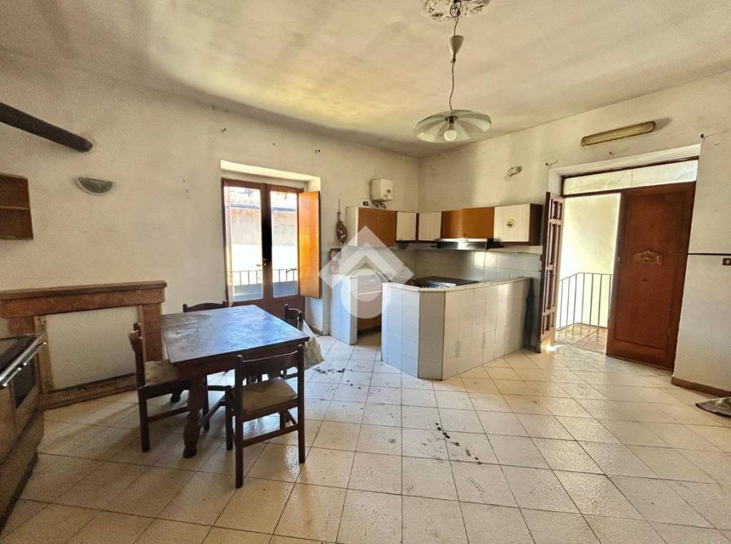 casa indipendente in vendita a Cervinara in zona Pirozza