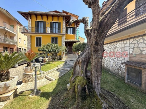 casa indipendente in vendita a Cervinara