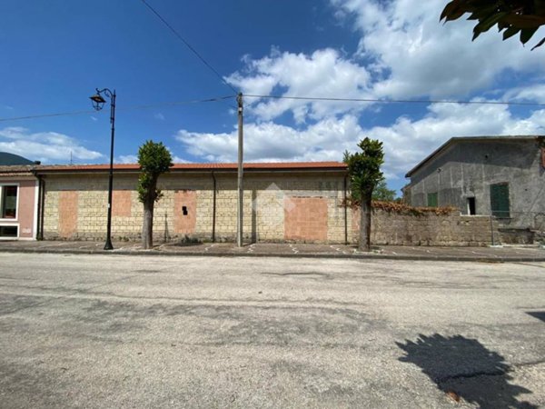 casa indipendente in vendita a Cervinara