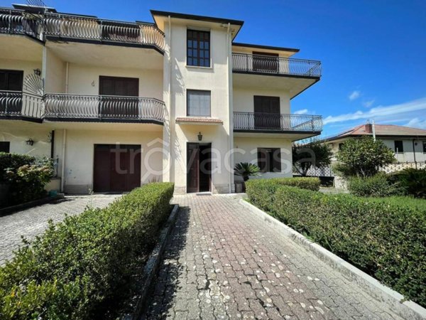 casa indipendente in vendita a Cervinara