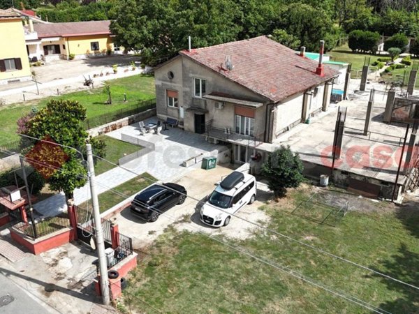 casa indipendente in vendita a Cervinara