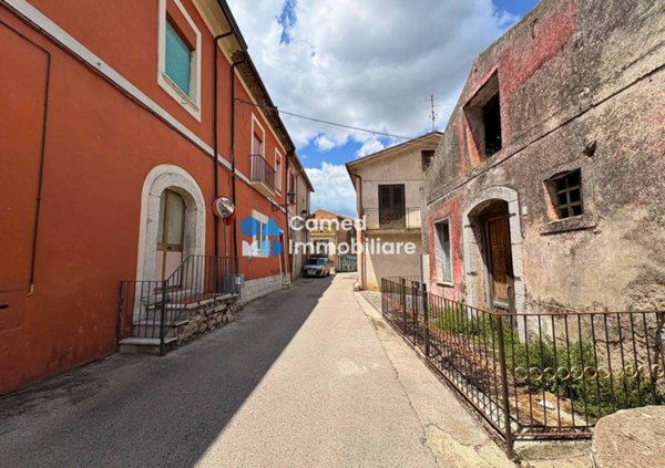 appartamento in vendita a Cervinara in zona Pirozza