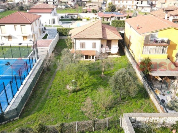 casa indipendente in vendita a Cervinara in zona Trescine