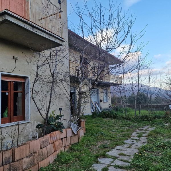 casa indipendente in vendita a Cervinara