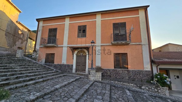 casa indipendente in vendita a Cervinara