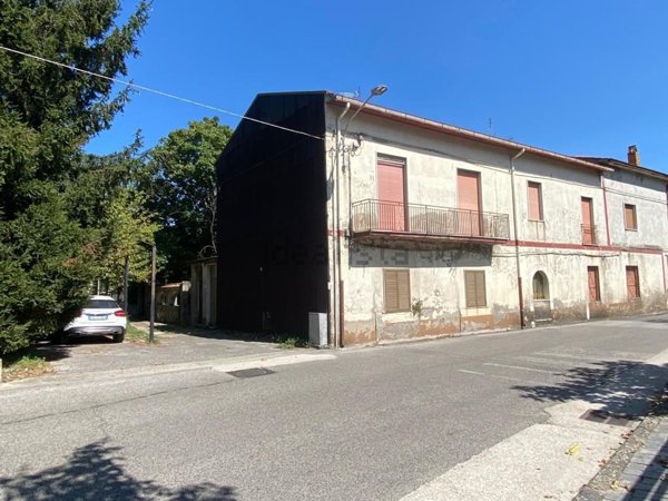 casa indipendente in vendita a Cervinara