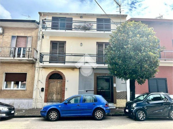 casa indipendente in vendita a Cervinara in zona Trescine