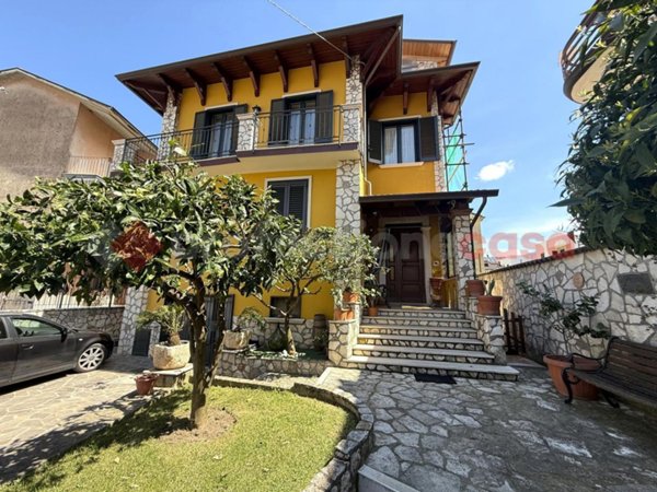 casa indipendente in vendita a Cervinara