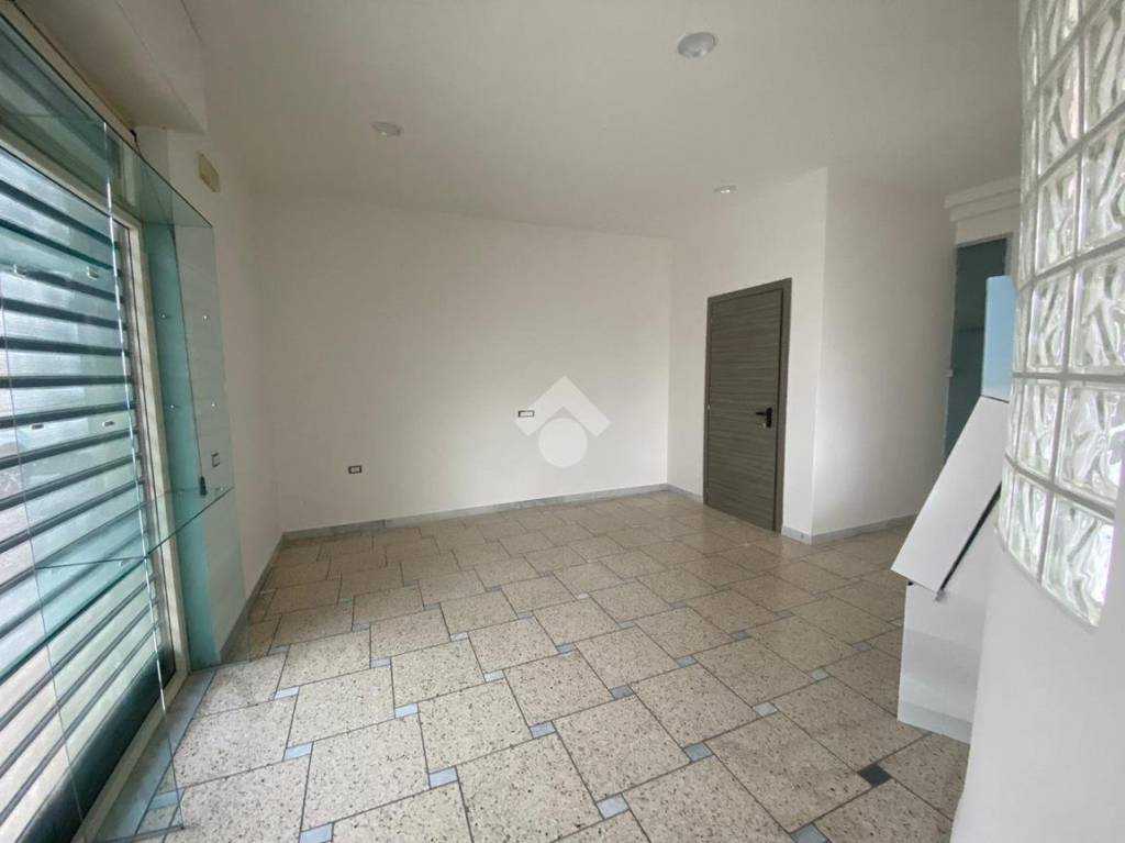 negozio in vendita a Cervinara