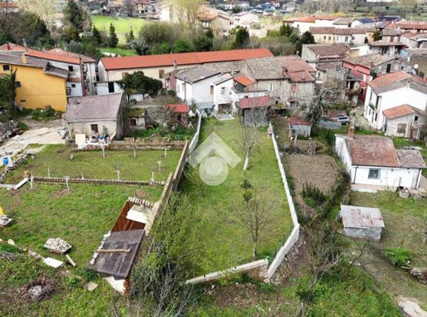 casa indipendente in vendita a Cervinara in zona Valle