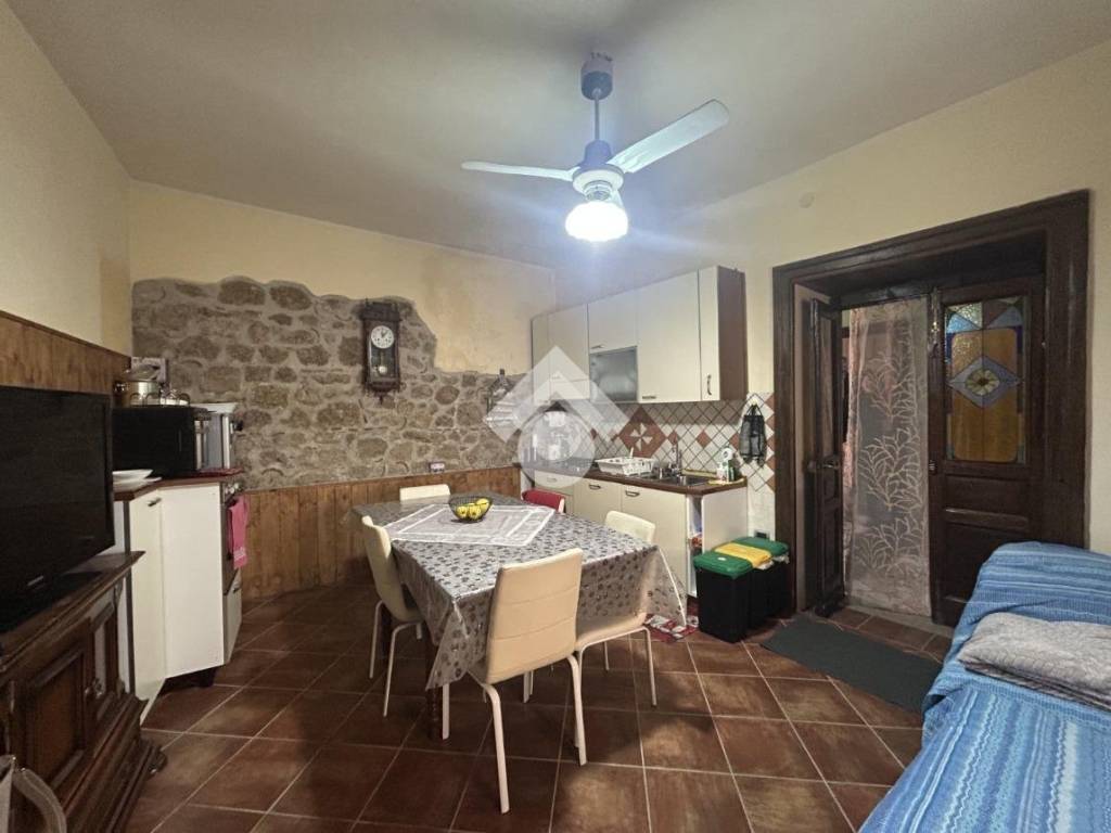 casa indipendente in vendita a Cervinara in zona Valle