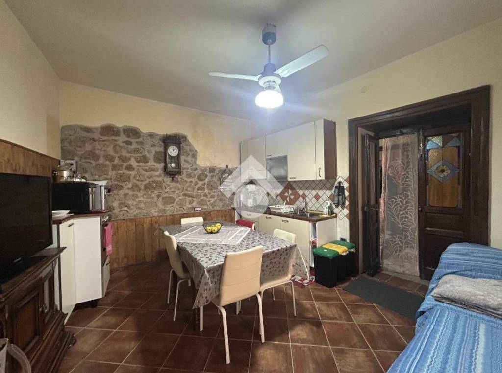 casa indipendente in vendita a Cervinara in zona Valle