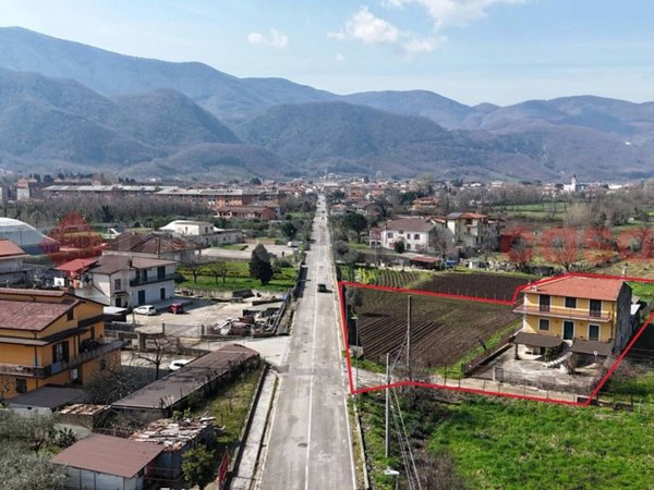 casa indipendente in vendita a Cervinara
